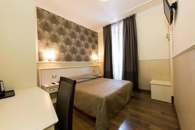 Room, Double or Twin Bed, Anfiteatro Flavio 4/9