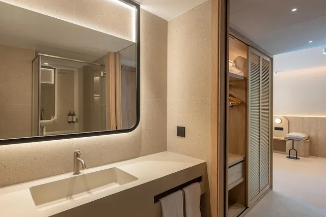 Grand, Deluxe, Single, Double Bed, Port Benidorm 10/12