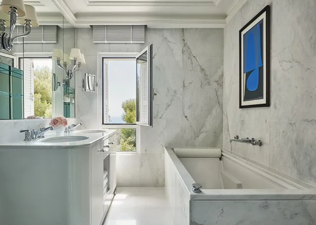 غرفة بسرير كينج بإطلالة على البحر، Grand Hotel du Cap-Ferrat, a Four Seasons Hotel 10/10