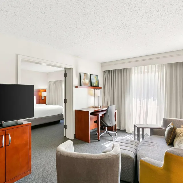 1 Bedroom, Suite, King Bed, Sonesta Select Greenbelt College Park 3/4