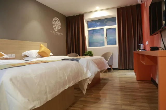 Fashion, Family, 1 King and 1 Single Beds، Shell Zhangjiakou City Qiaodong District Yingzuo Hotel 2/2