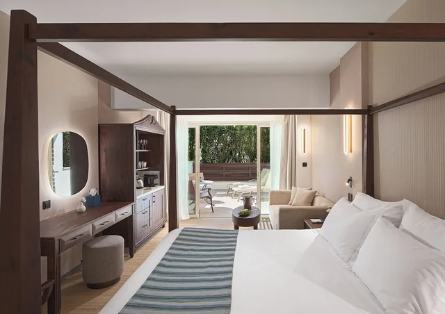 Junior Suite, Double Bed, Inland View, Terrace، Olympic Lagoon Resort Paphos 3/10