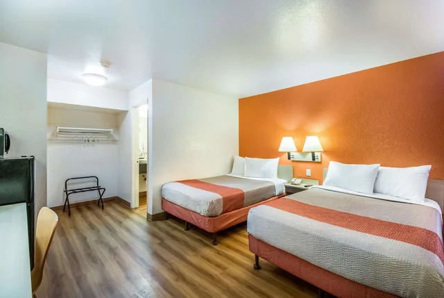 غرفة ديلوكس بسريرين مزدوجين، Motel6 Youngtown, AZ - Phoenix - Sun City 2/9