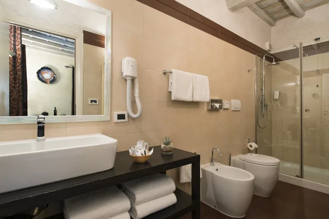 غرفة سوبيريور بسرير كينج بإطلالة على المدينة، Relais Maddalena 6/10
