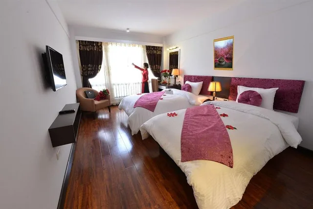 غرفة عائلية بإطلالة على المدينة، Hanoi La Palm Premier Hotel & Spa 2/5