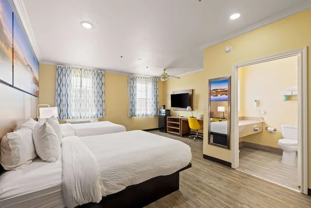 غرفة بسريرين كوين، Days Inn and Suites by Wyndham Euless DFW Airport South 2/5
