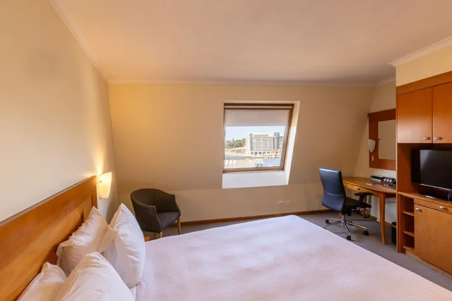 غرفة ديلوكس بسرير كينج بإطلالة على المرفأ، Sydney Harbour Hotel 2/5