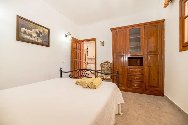 شقة بسريرين مزدوجين بغرفتي نوم مع أريكة في الطابق الأرضي، Arazzo Holiday Apartments 4/8