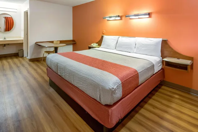 غرفة بسرير كوين لذوي الإعاقة، Motel6 Dayton Englewood 2/6