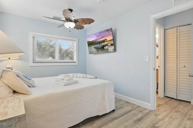 2 Bedrooms, Executive, Cottage, 1 Queen and 1 Double Bed, Partial Ocean View, Sofa, Balcony, Coco Sands Beachside Cottages 2/6