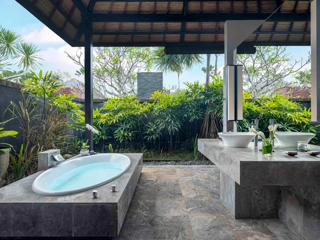 فيلا بـ4 غرف نوم بمسبح خاص، Peppers Seminyak 2/2