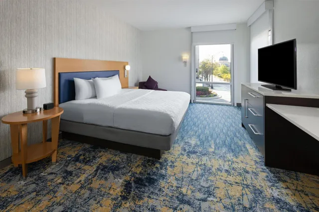 جناح بسرير كينج بغرفة نوم واحدة مع أريكة، Home2 Suites By Hilton Greenville Downtown 3/6