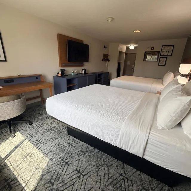 غرفة بسرير كينج وسريرين كوين لذوي الإعاقة، Country Inn Suites By Radisson Lima Oh 2/4