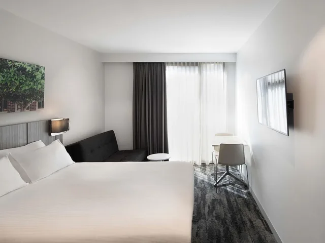 غرفة تنفيذية بسرير كوين، Mercure Sydney Blacktown 2/10