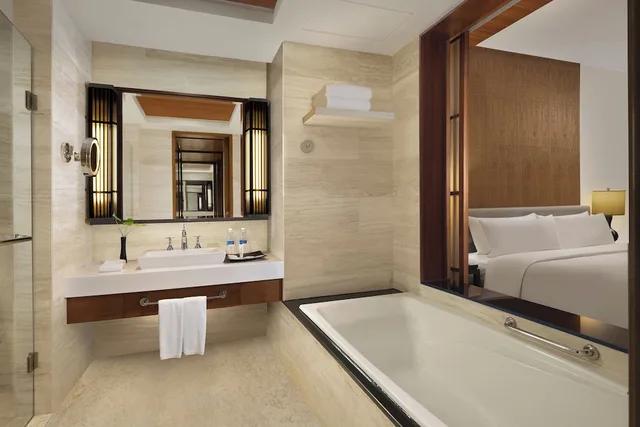 غرفة ديلوكس بسريرين مزدوجين بإطلالة على الحديقة، Le Meridien Shimei Bay Beach Resort & Spa 10/10