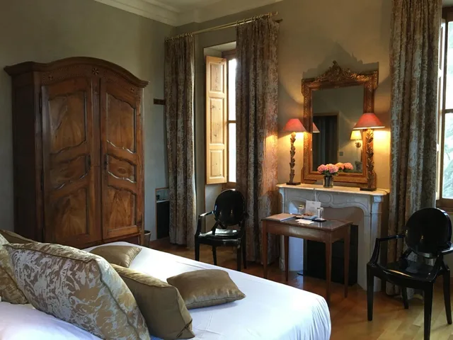 Comfort, Double Bed, Chateau Des Alpilles 1/6