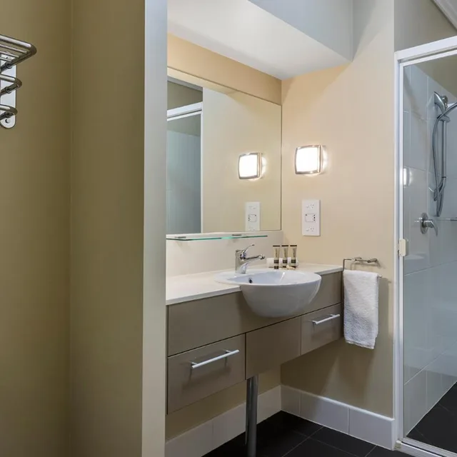 3 Bedrooms, Premier, Apartment, Ocean View, Oaks Hervey Bay Resort and Spa 9/10