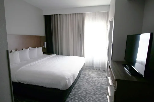 1 Bedroom, Suite, King Bed, Accessible, Country Inn and Suites by Radisson Council Bluffs IA 1/6