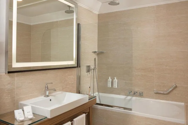 Suite, Double Bed, Sofa, UNAHOTELS Deco Roma 10/10