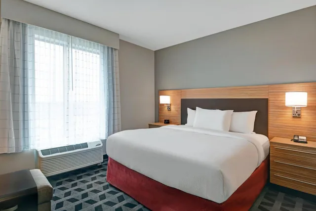 استوديو بسرير كينج مع أريكة بحوض استحمام لذوي الإعاقة، TownePlace Suites by Marriott Indianapolis Downtown 2/7