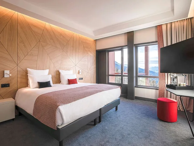 جناح عائلي بسرير كينج وسرير بطابقين بشرفة مع أريكة، Hotel Mercure Les Arcs 1800 & Spa 3/6