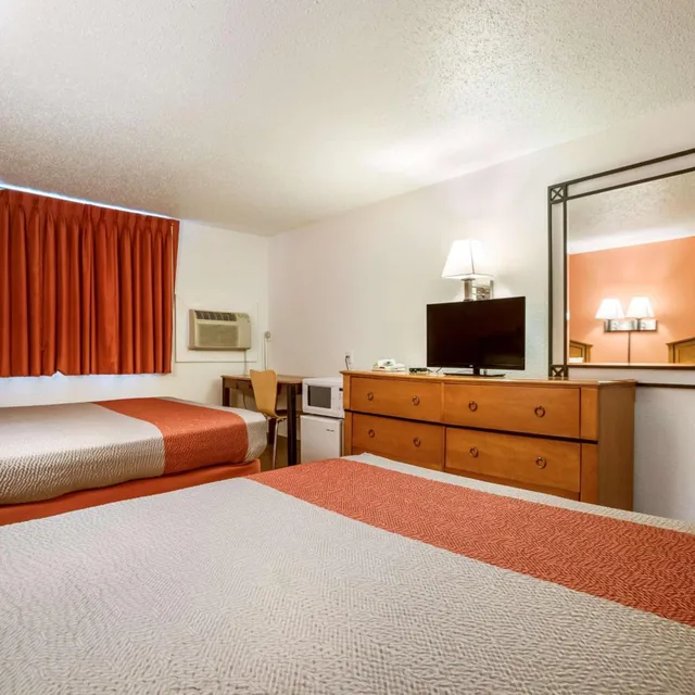 غرفة رباعية، Motel6 Albert Lea, MN 8/10