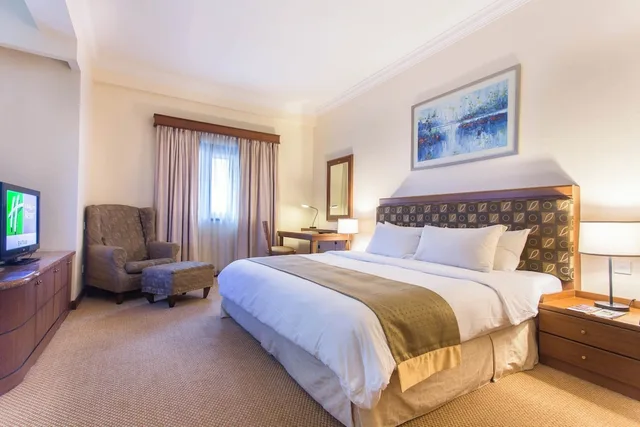 4 Bedrooms, HOLIDAY INN RESORT BATAM 1/6