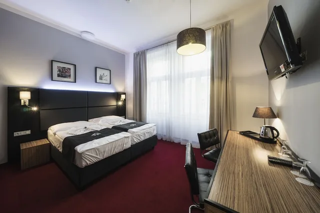 غرفة قياسية بسرير كوين، Hotel Noir 2/10