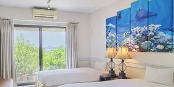Garden Pool, Twin Beds، Royal View Hotel Churaumi 3/3
