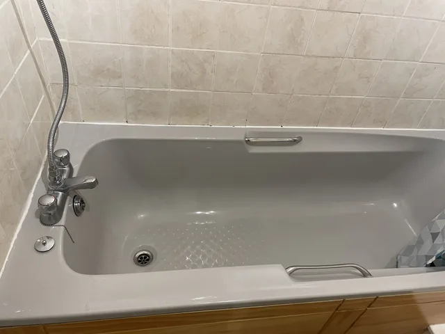 Suite, 1 Single and 2 Queen Beds، OYO Diamonds Inn 8/8