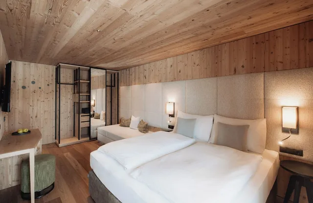 غرفة جونيور بسرير كينج بشرفة، Hotel Saltria true alpine living 2/9