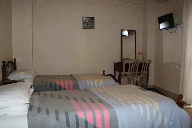 غرفة بسريرين منفصلين، Delphi Hotel 1/3