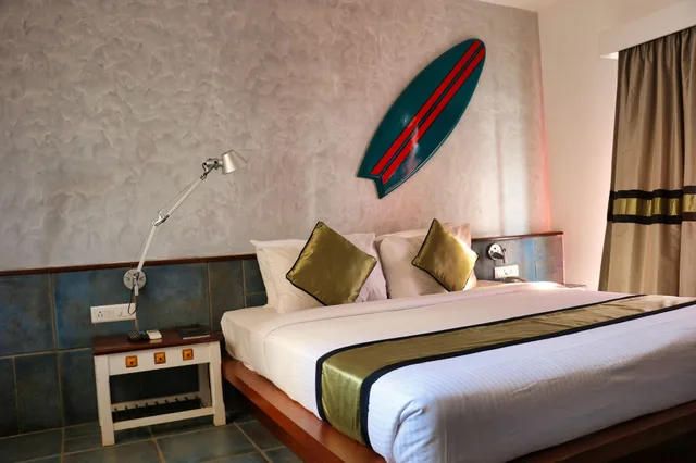 Green, Twin Beds, The Fern Residency Miramar 2/3