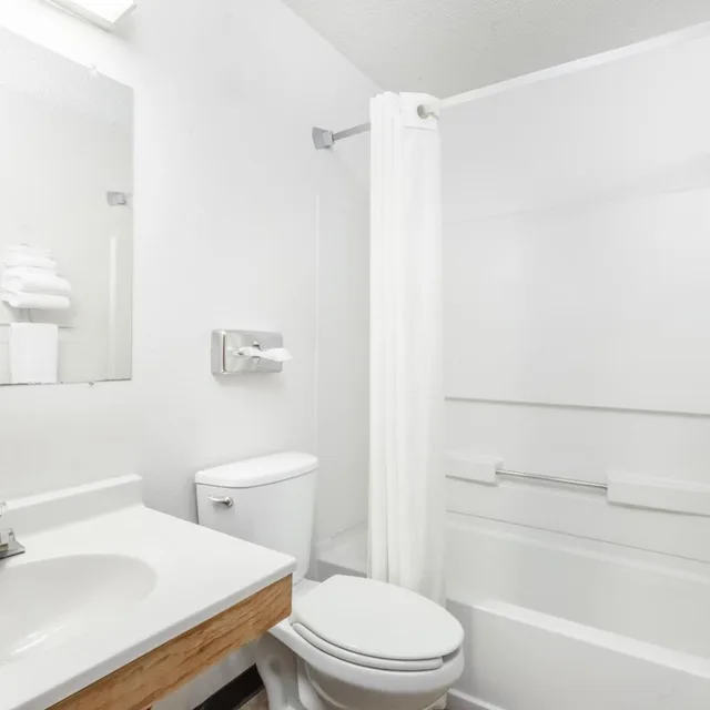 غرفة قياسية بسرير مزدوج، Super 8 by Wyndham Sidney NY 5/5