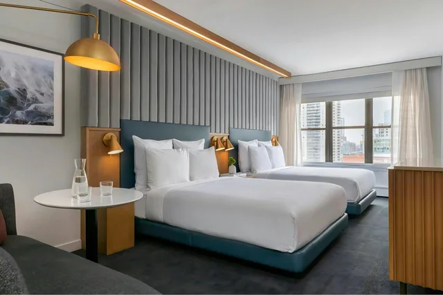 غرفة بسريرين كوين، Hotel 55 Chicago Downtown 8/9