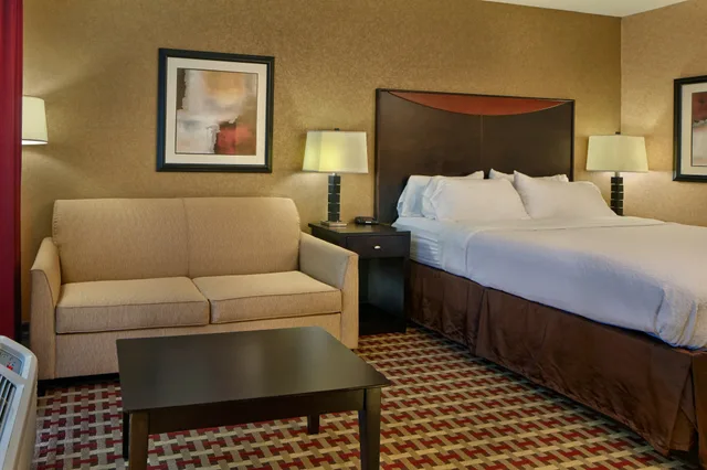 Leisure, King Bed, Holiday Inn Jacksonville E 295 Baymeadows 3/5
