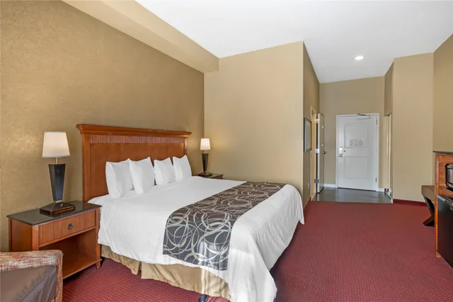 غرفة بسرير كينج لذوي الإعاقة، Best Western Plus Canyon Pines 2/4