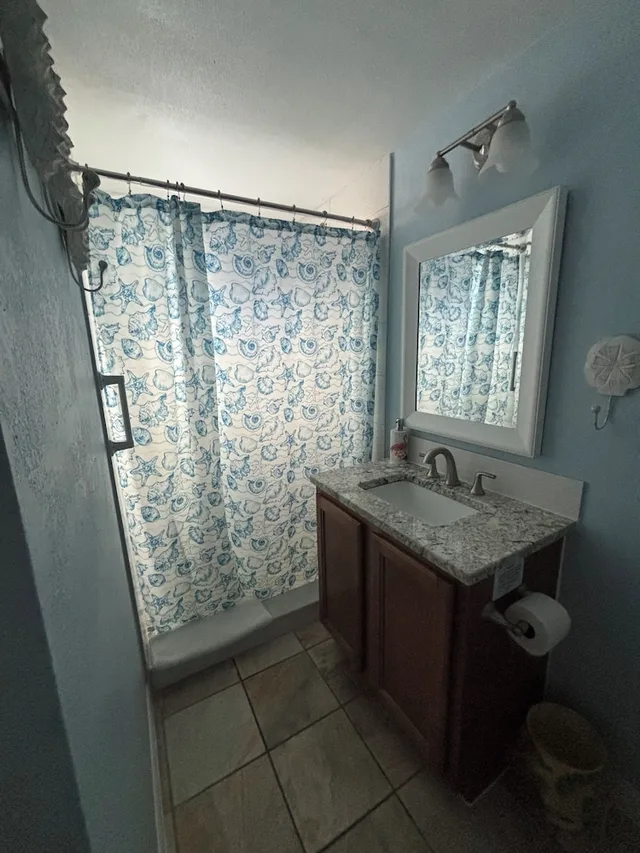 Deluxe, Suite, Queen Bed, Sofa, Coco Sands Beachside Cottages 4/5