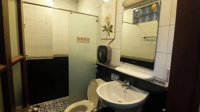 سكن مشترك مختلط بستة أسرّة، Long Hostel 6/6