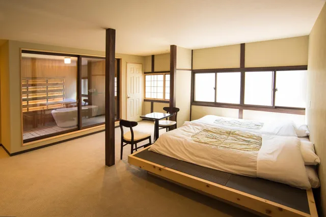 Room, Twin Beds, Semi Outdoor Bath، Kusatsu Onsen Eidaya 2/2