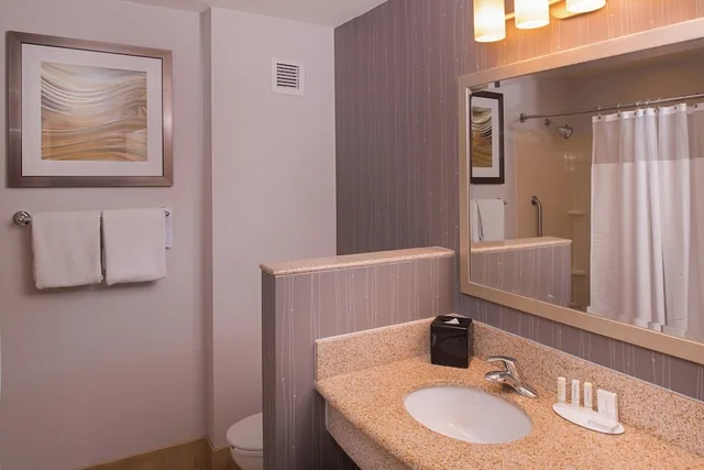 room, multiple beds، Courtyard Thousand Oaks Ventura County 3/4