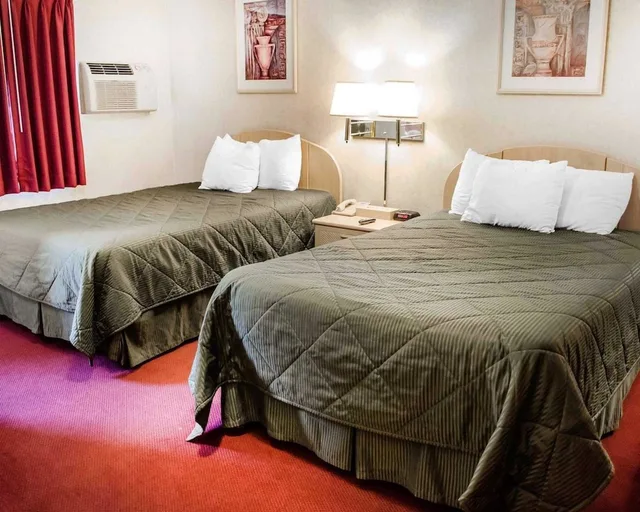 غرفة قياسية بسريرين مزدوجين للمدخنين، Rodeway Inn Dillsburg, PA 6/9
