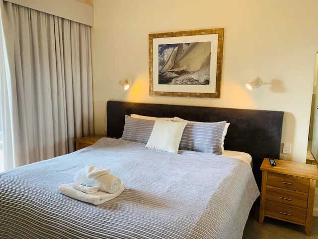 شقة بسريرين منفصلين وسريرين كينج بإطلالة على البحر بـ3 غرف نوم، The Bluff Resort Apartments 2/5