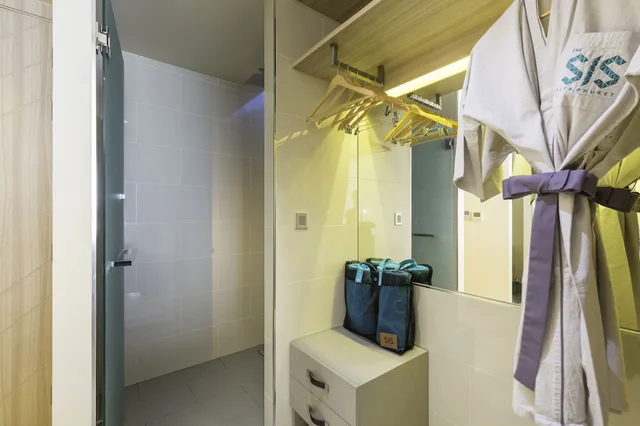 غرفة سوبيريور بسرير كينج بإطلالة على الحديقة، The SIS Kata Resort - Adults Only 4/8