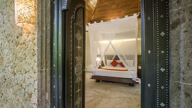 1 Bedroom, Classic, Bungalow, King Bed, Bathtub, Garden Area, Tonys Villas and Resort Seminyak Bali 4/4