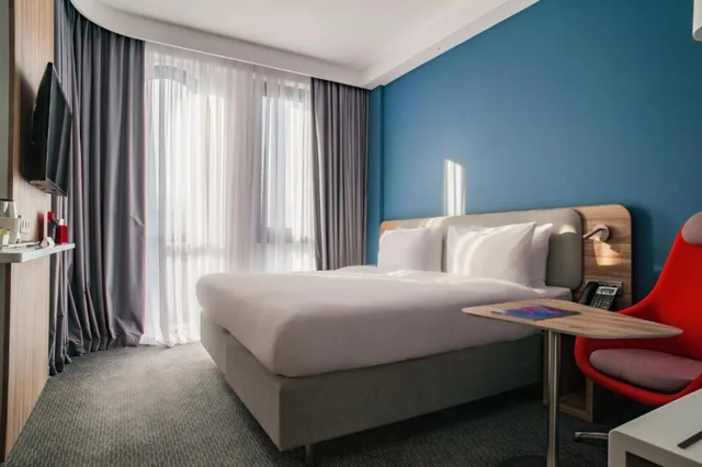 غرفة بسرير كينج بإطلالة على المدينة، Holiday Inn Express Tbilisi Avlabari, an IHG Hotel 2/4
