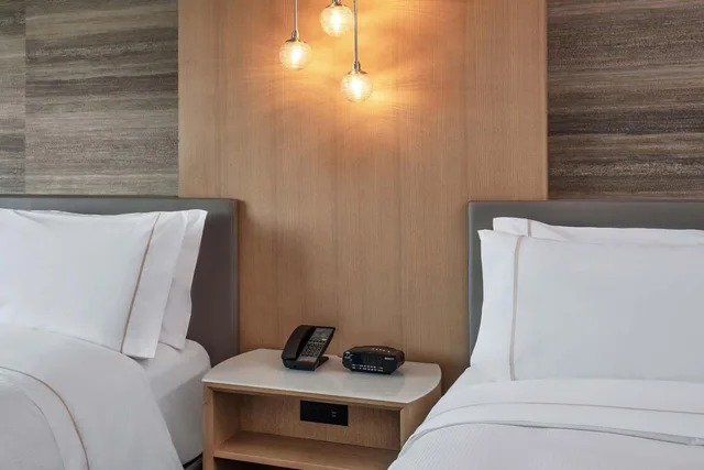 Guest Room, Standard, 2 Double Beds, The Westin Annapolis 4/10