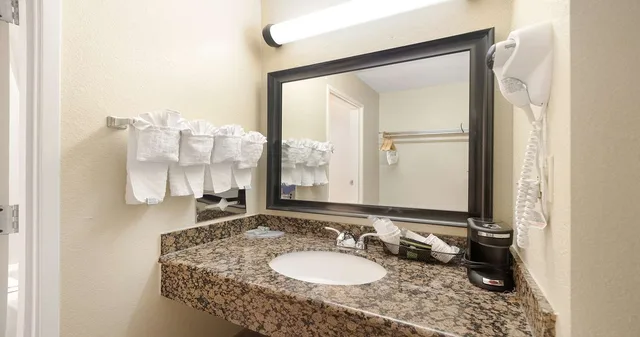 غرفة بسريرين كوين لذوي الإعاقة، Best Western Amador Inn 4/4