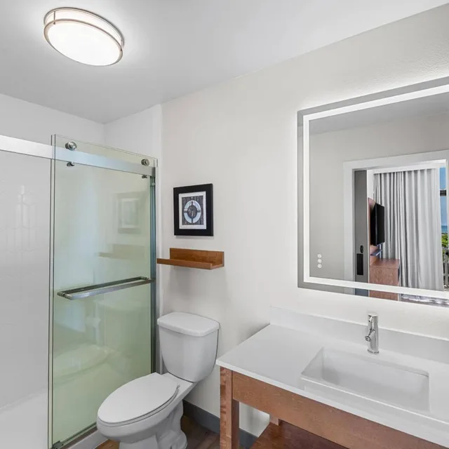 جناح بسريرين كوين بغرفة نوم واحدة، Country Inn & Suites by Radisson, Virginia Beach (Oceanfront) 2/5