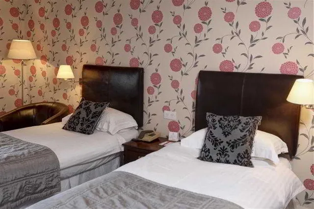 غرفة بسريرين منفصلين، The Duke Of Cornwall Hotel 2/2